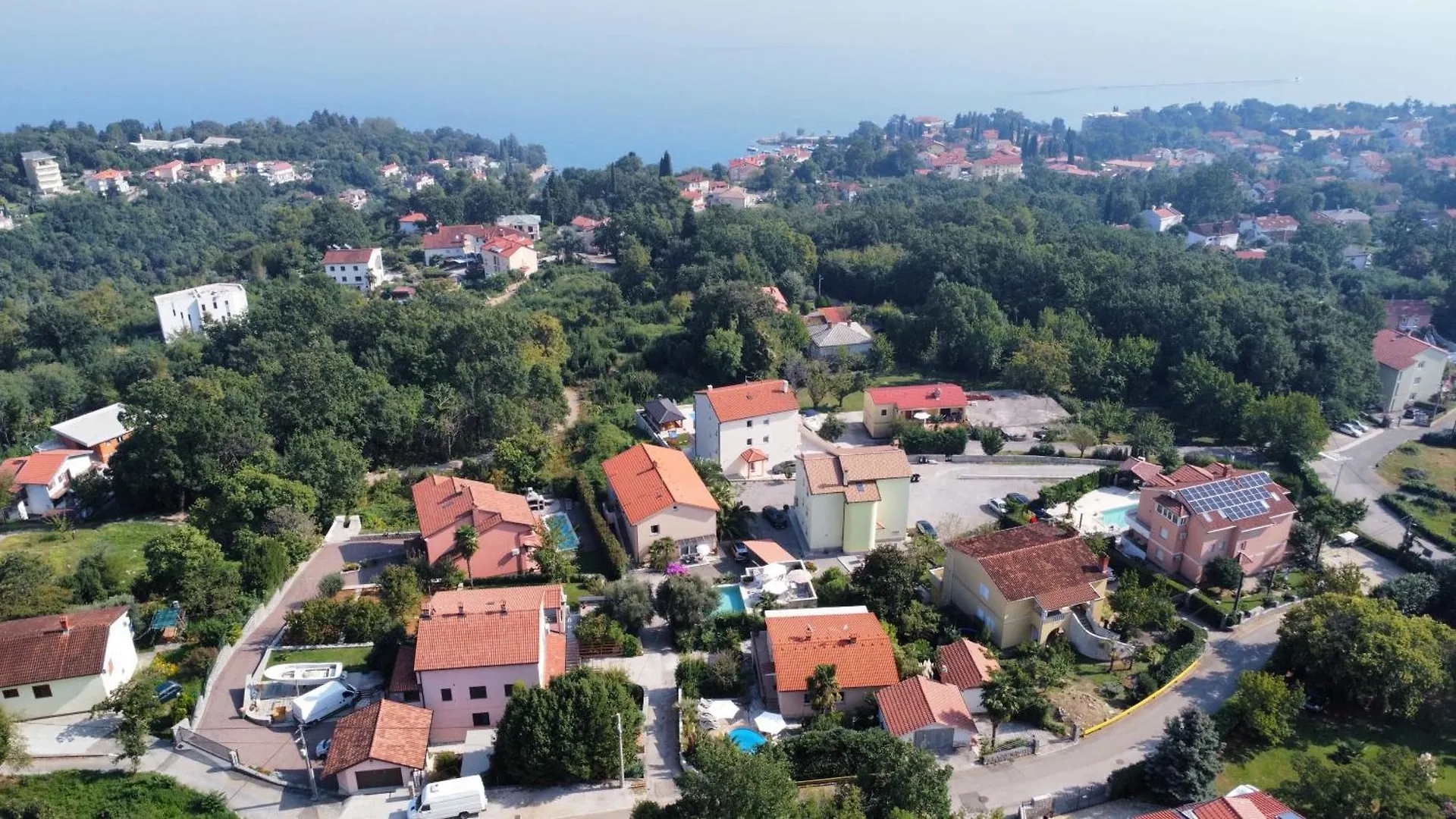 Grand Pool Apartment Ika-Opatija